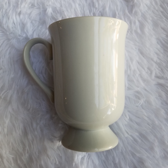 Dainty Vintage Wildflower Mug - Picture 4 of 13